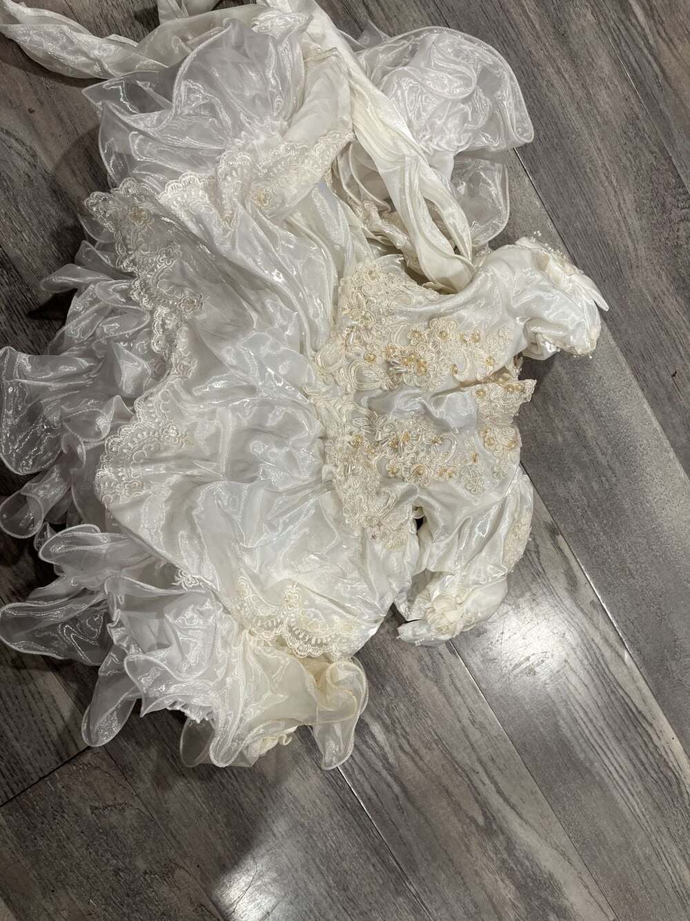 Vintage Beaded Lace Wedding Dress Ivory Satin Ruffled Train Gown